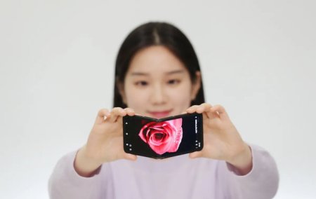 Samsung revolutioneaza telefoanele pliabile: ecranul OLED In&Out Flip deschide noi orizonturi catre telefoane pliabile mai subtiri si mai usoare