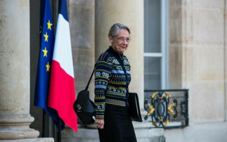 Sefa guvernului francez, <span style='background:#EDF514'>ELISABETH</span> Borne, a demisionat. Cine i-ar putea lua locul