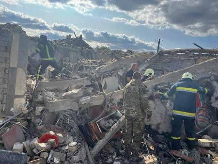 LIVETEXT Razboi in Ucraina, ziua 685 | Rusia a bombardat un oras controlat de Kremlin. Ucrainenii au distrus un pod din apropierea Mariupolului ocupat