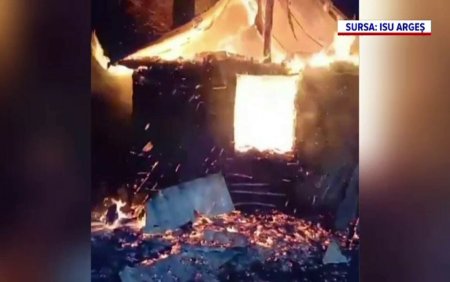 Noapte de foc in Arges. Trei case au fost cuprinse de flacari. Proprietarii au suferit arsuri