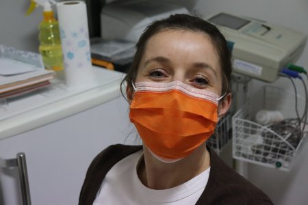 Spania vrea sa impuna obligativitatea purtarii mastilor in spitale, la nivel national, din cauza gripei si COVID-ului