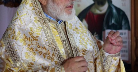 Arhiepiscopul Calinic al Argesului, despre milostenie: Da <span style='background:#EDF514'>AIUREA</span> cand citesti in presa ca la un hram s-au impartit un milion de sarmale