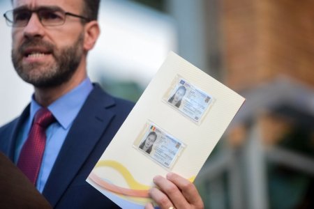 Cartea de identitate electronica poate fi implementata la nivel national la finalul anului, dar in anumite conditii, spune ministrul Predoiu
