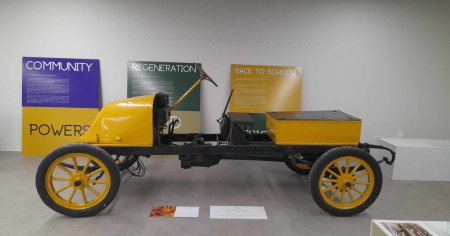 Prima camioneta electrica din lume, fabricata in 1910, este inca functionala: Romanii au avut grija de ea FOTO