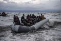 Cel putin doi oameni au murit, iar alti 18 au fost salvati de pe o barca de migranti, in apropiere de insula <span style='background:#EDF514'>GRECEA</span>sca Lesbos