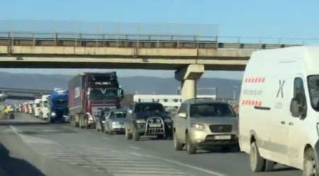Protestul transportatorilor rutieri blocheaza traficul pe A1 Bucuresti-Pitesti