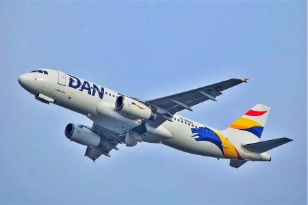 Aproximativ 10.600 de pasageri au calatorit cu DAN AIR, de la Bacau, in prima luna de cand compania opereaza de pe acest aeroport/ 89% din zboruri, fara intarzieri/ Noi destinatii in programul de vara
