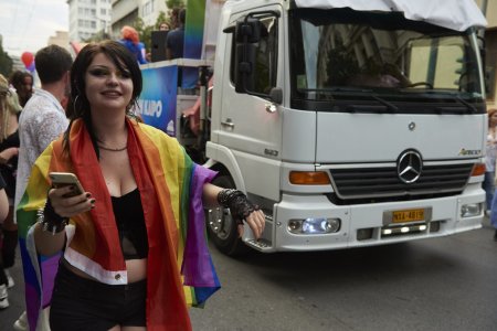 Premierul grec Mitsotakis vrea sa legalizeze casatoriile homosexuale si sa le permita cuplurilor de acelasi sex sa adopte copii