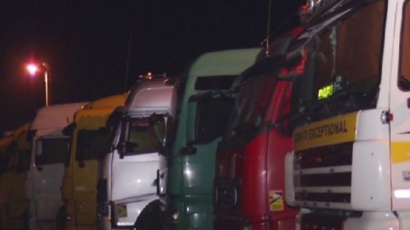 Zi de haos in Bucuresti si pe soselele din tara! Transportatorii au ramas peste noapte in parcarile din jurul Capitalei si ameninta sa blocheze orasul