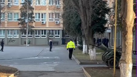 Un elev de la Colegiul Militar din Alba-Iulia s-a aruncat de la etajul patru al institutiei. A lasat un bilet de adio