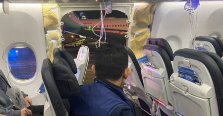 Pasagerul a carui camasa a fost smulsa in afara aeronavei in timpul depresurizarii Boeingului 737 Max 9 demonstreaza importanta <span style='background:#EDF514'>CENTURI</span>i de siguranta