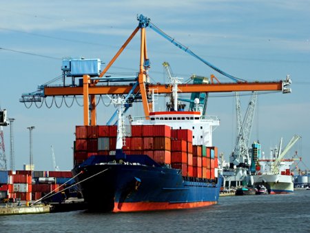 Comisia Europeana a aprobat o schema de ajutor de stat de 126 mil.euro destinata companiilor care au activitati in porturile romanesti de la Marea Neagra sau Dunare