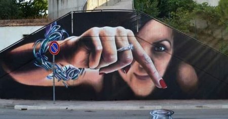 <span style='background:#EDF514'>OPERELE</span> stradale care par vii! Un artist grafitti a realizat iluzii optice impresionante