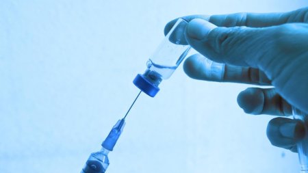 Farmacistii acuza statul ca nu plateste vaccinurile gripale eliberate de farmacii