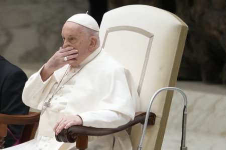 Noi probleme de sanatate pentru Papa Francisc: Am un pic de bronsita