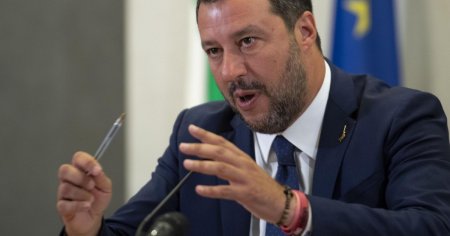 Vicepremierul Matteo Salvini spune ca a facut un serviciu Italiei blocand pe mare un vas cu migranti in 2019