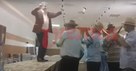 Primar din Vaslui surprins in timp ce danseaza pe mese. Este judecat pentru fraudarea alegerilor din comuna VIDEO
