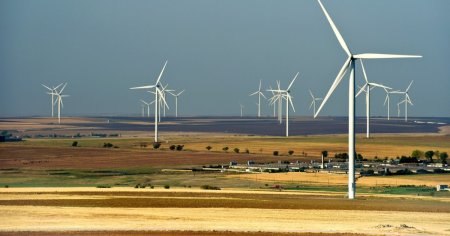 UE a construit in 2023 un numar record de parcuri eoliene: Atingerea obiectivelor necesita dublul