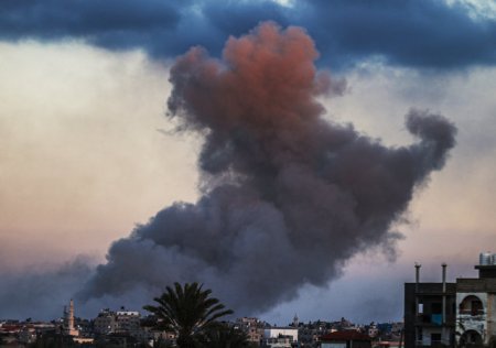 Un atac aerian israelian a ucis 11 persoane in Gaza. ONU: Israelul blocheaza ajutoarele in nord