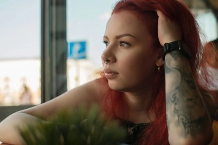 Daria, un model plin de tatuaje, a fost arestata de autoritatile din Polonia pentru spionaj pentru KGB-ul din Belarus: S-a laudat cu ce face la o betie