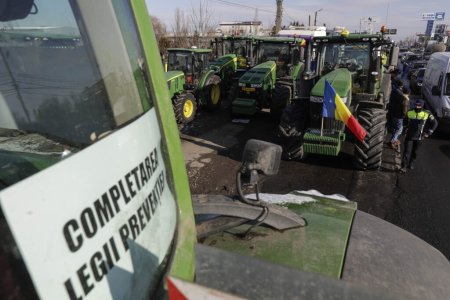 Campanie de injosire a fermierilor iesiti in strada: Au cerut motorina gratis
