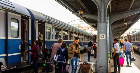 Numarul de pasageri care au mers cu trenul a crescut cu 7,9%, in primele 9 luni din 2023
