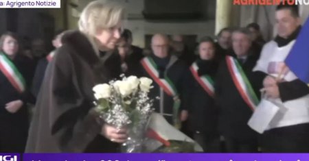 Cutremurator! Romancele asasinate in masacrul din Sicilia, omagiate pentru ultima data: Durerea intregii comunitati este mare. VIDEO