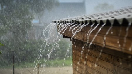 Este furt pe fata | Orasul din Romania, unde locuitorii achita apa de ploaie, la pret de apa potabila