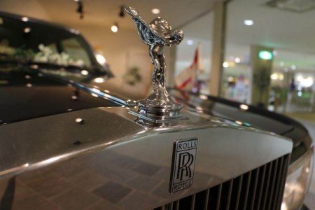 TradeVille: Actiunile Rolls Royce urca <span style='background:#EDF514'>EVEREST</span>ul
