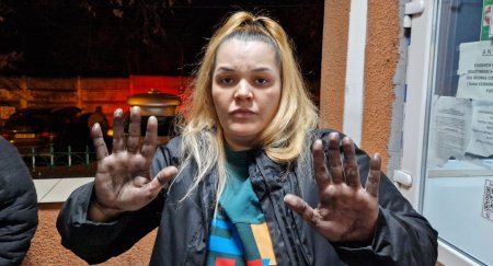 Protestatara Angi Serban, dusa la sectie cu mandat de aducere dupa o postare pe Facebook