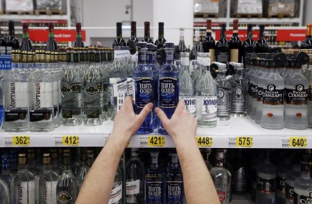 Pentru prima data in ultimii 10 ani, dependenta de alcool a crescut a crescut in Rusia, potrivit datelor oficiale