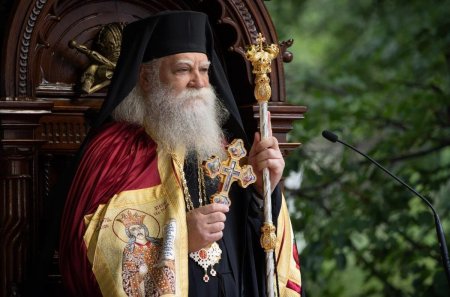 Arhiepiscopul Sucevei, Calinic, transferat cu elicopterul la Iasi din cauza unor probleme cardiace
