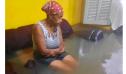 Norma, o pensionara din Rio de Janeiro, a ramas in casa, desi apa ajunsese la un metru inaltime: 