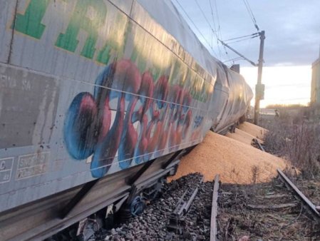 CFR Calatori, despre circulatia pe ruta Craiova-Caracal, dupa deraierea unui tren de marfa