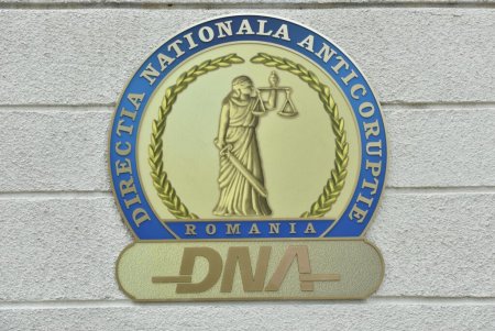 Descindere DNA la institutiile publice din Bacau. Suspiciuni de coruptie