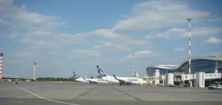CNAB: Aeroporturile Otopeni si Baneasa au fost tranzitate anul trecut de 14,69 milioane pasageri