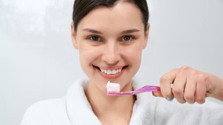 Rutina de ingrijire orala. Sfaturi de la specialisti pentru igiena dentara