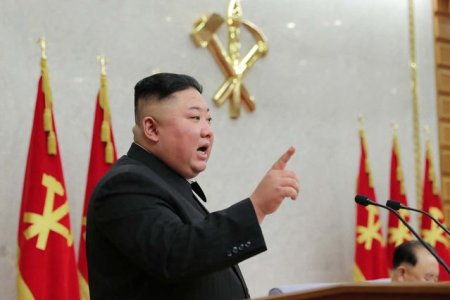Kim Jong-un schimba <span style='background:#EDF514'>CONSTITUTIA</span>: Coreea de Sud devine inamicul principal si imuabil