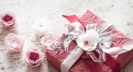 Cele mai bune cadouri de lux pentru femei, in loc de flori, bijuterii si ciocolata