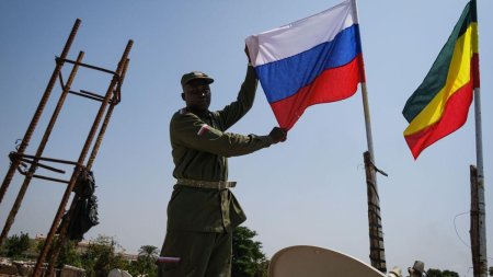 Rusii, invitati sa-si faca <span style='background:#EDF514'>BAZA MILITARA</span> in Republica Centrafricana 