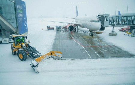 Este atat de multa zapada, incat pilotii nu pot vedea luminile. Aeroportul din Oslo a fost inchis din cauza ninsorilor