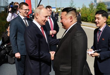 Rusia se concentreaza pe dezvoltarea relatiilor cu Coreea de Nord, inclusiv in domeniile sensibile, anunta Kremlinul