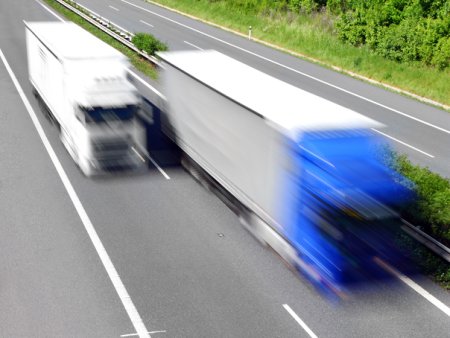 Transportatorul rutier de marfa Trans SESE angajeaza 130 de soferi de autocamion pentru transport rutier de marfuri