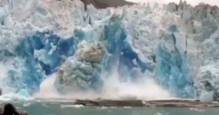 Calota glaciara din Groenlanda s-a redus alarmant in ultimele decenii. Daca s-ar topi complet, nivelul marii ar creste cu 7,4 metri