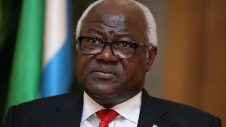 Sierra Leone ii permite fostului presedinte Koroma sa paraseasca tara din motive medicale