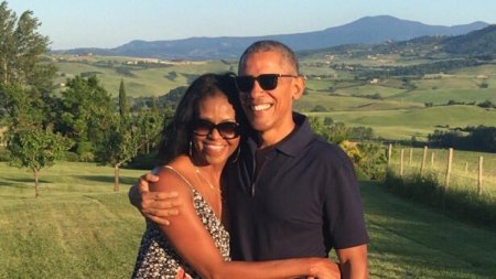 <span style='background:#EDF514'>MICHELLE</span> Obama implineste 60 de ani, Barack: Cea mai buna versiune a mea