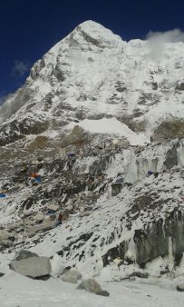 Himalaya se ridica, dar <span style='background:#EDF514'>TIBET</span>ul s-ar putea despica