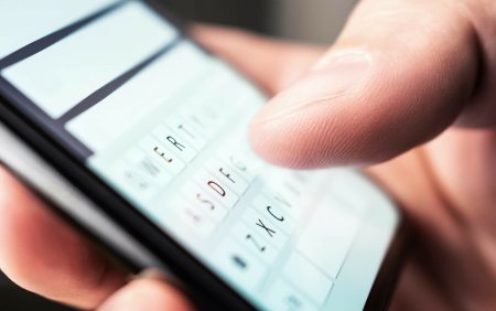 Un hunedorean a instalat pe telefon trei aplicatii de control de la distanta pentru un fals broker. Ulterior a avut un soc