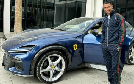 Cristiano Ronaldo s-a laudat cu noua sa achizitie, un Ferrari de 400.000 de lire sterline. Colectia impresionanta de bolizi