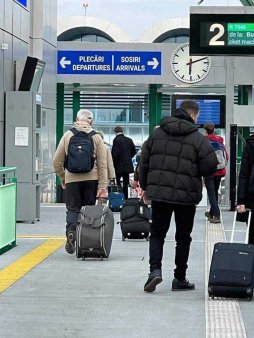 Asociatia Aeroporturilor din Romania: Aproape 25 de milioane de pasageri au fost inregistrati pe aeroporturile din Romania pe parcursul anului trecut, fiind depasit nivelul de dinainte de pandemie